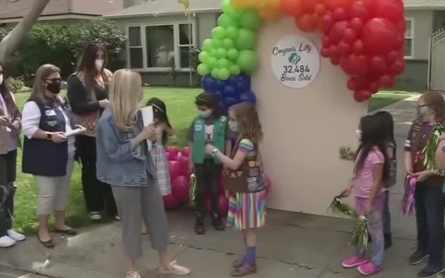 Cancer-Surviving Girl Scout Sells Record 32,484 Boxes of Cookies in One Season