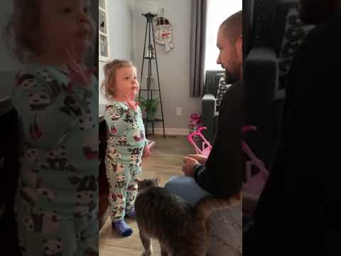 Little Girl Calls Out Dad for Touching Mom’s Butt